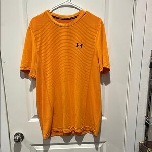 Under Armour the seamless tee Men's Orange Shirt preloved